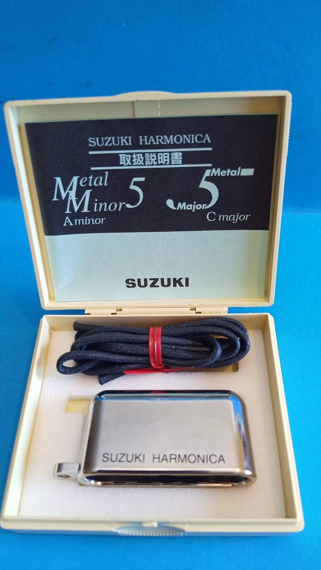 Suzuki Harmónica 
Harmónicas Metal Minor, de 5 furos em estojo de plás