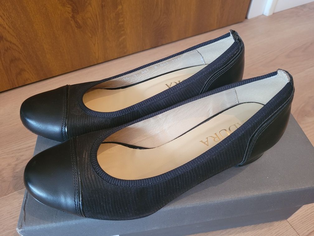 Czółenka BADURA r. 38 nowe, buty damskie, czarne, obcas