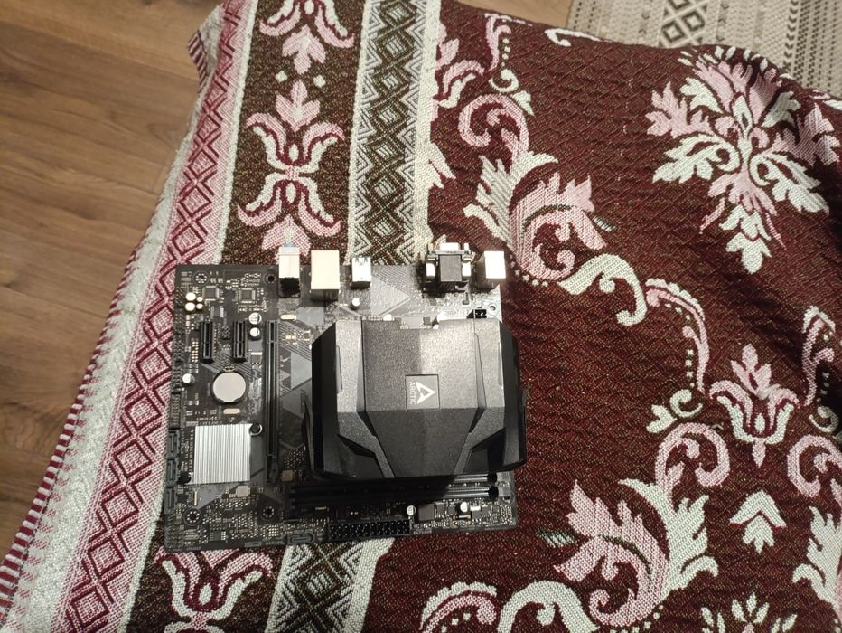 Процесор Intel i-5 8400, і материнська плата Asus h310m-k
