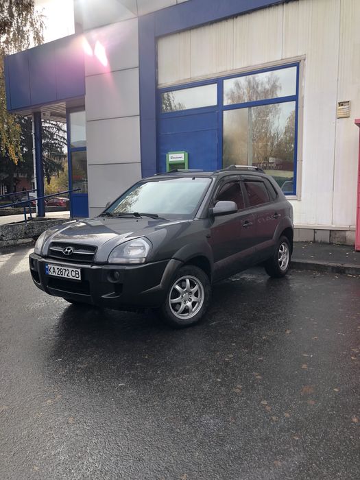 Huyndai Tucson 4x4 автомат газ/бензин