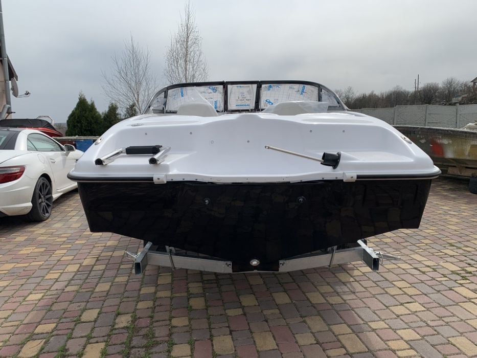 Катер Navigator 500 Black Edition