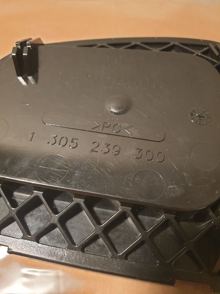 Zaślepka lampy lewej przedniej Volvo V50 S40 C30 H7  2008- 12  Rok