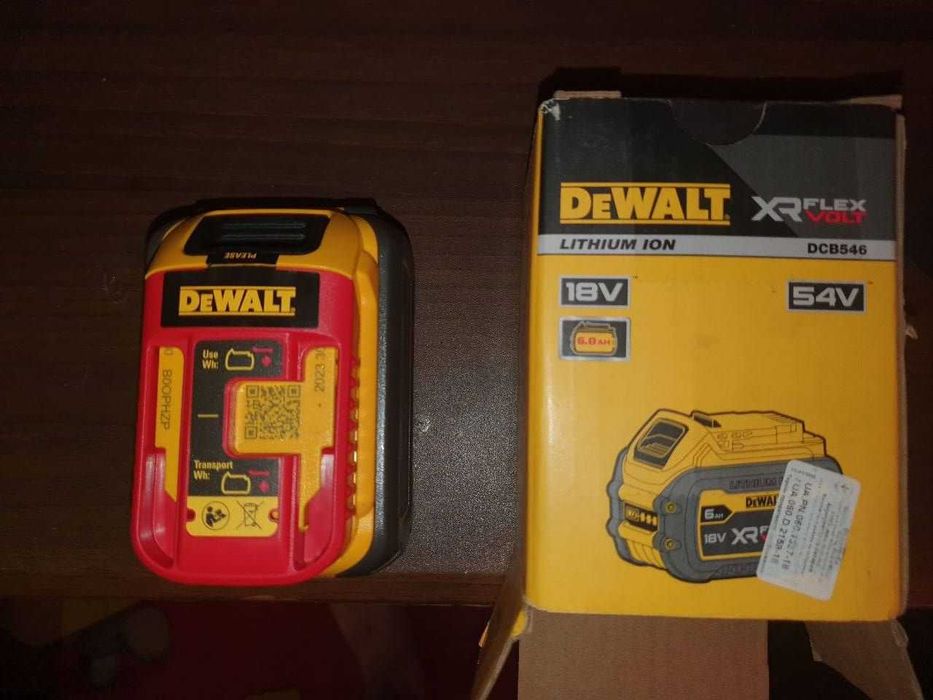 Новий Акумулятор DeWALT XR FLEXVOLT DCB547