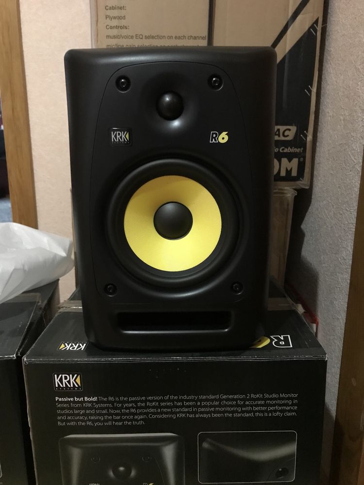 ПАРА моніторів KRK R6 (пасивні)