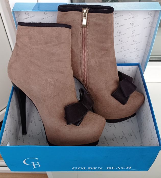 Безкоштовно жіноче взуття