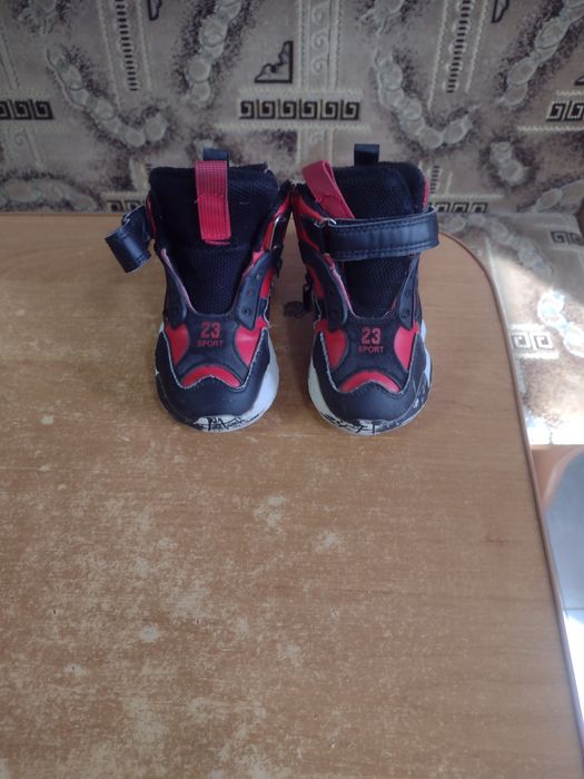 Продам детские Деми ботинки 24р.