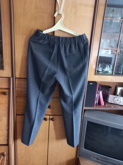Брюки жіночі, нові, сірі р.50-52. Тепла тканина
