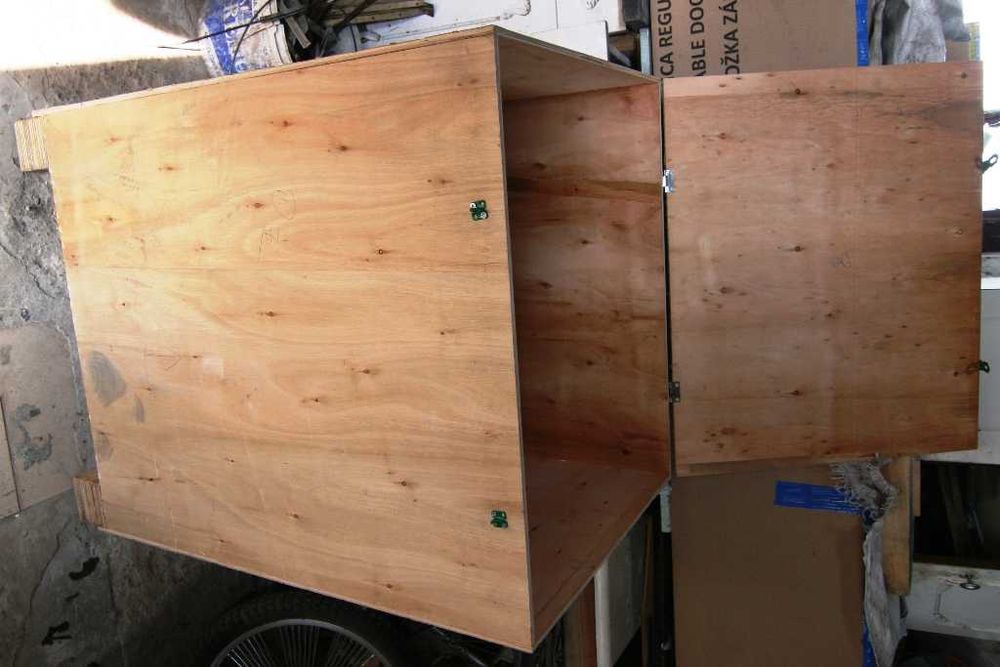 Skrzynia ze sklejki