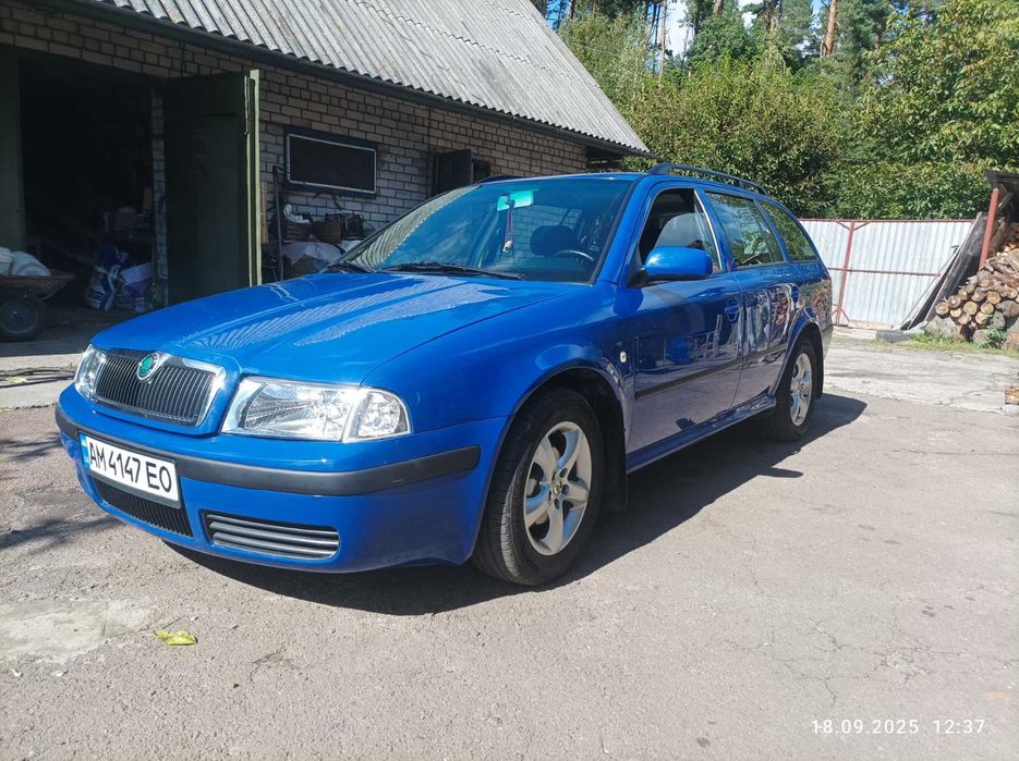 Skoda Octavia Tour(FL) MPI MT 1,6 газ--бензин