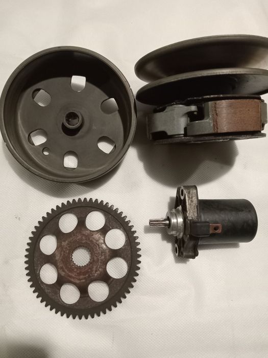 Варіатор зчеплення, фара задня та інше на скутер Сузукі