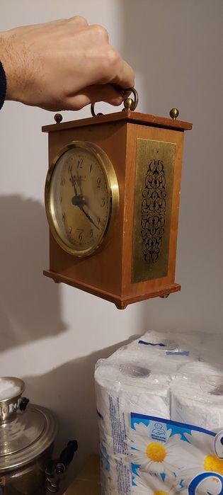 Stary zegar biurkowy