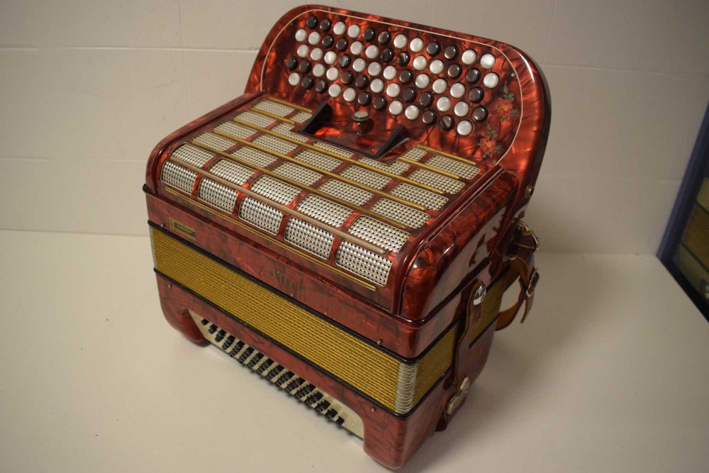 Acordeao Hohner Picolo   2 Voz. N 289