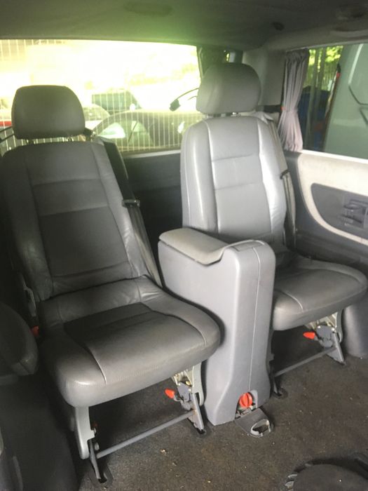 Крісла салон шкіряні mercedes vito