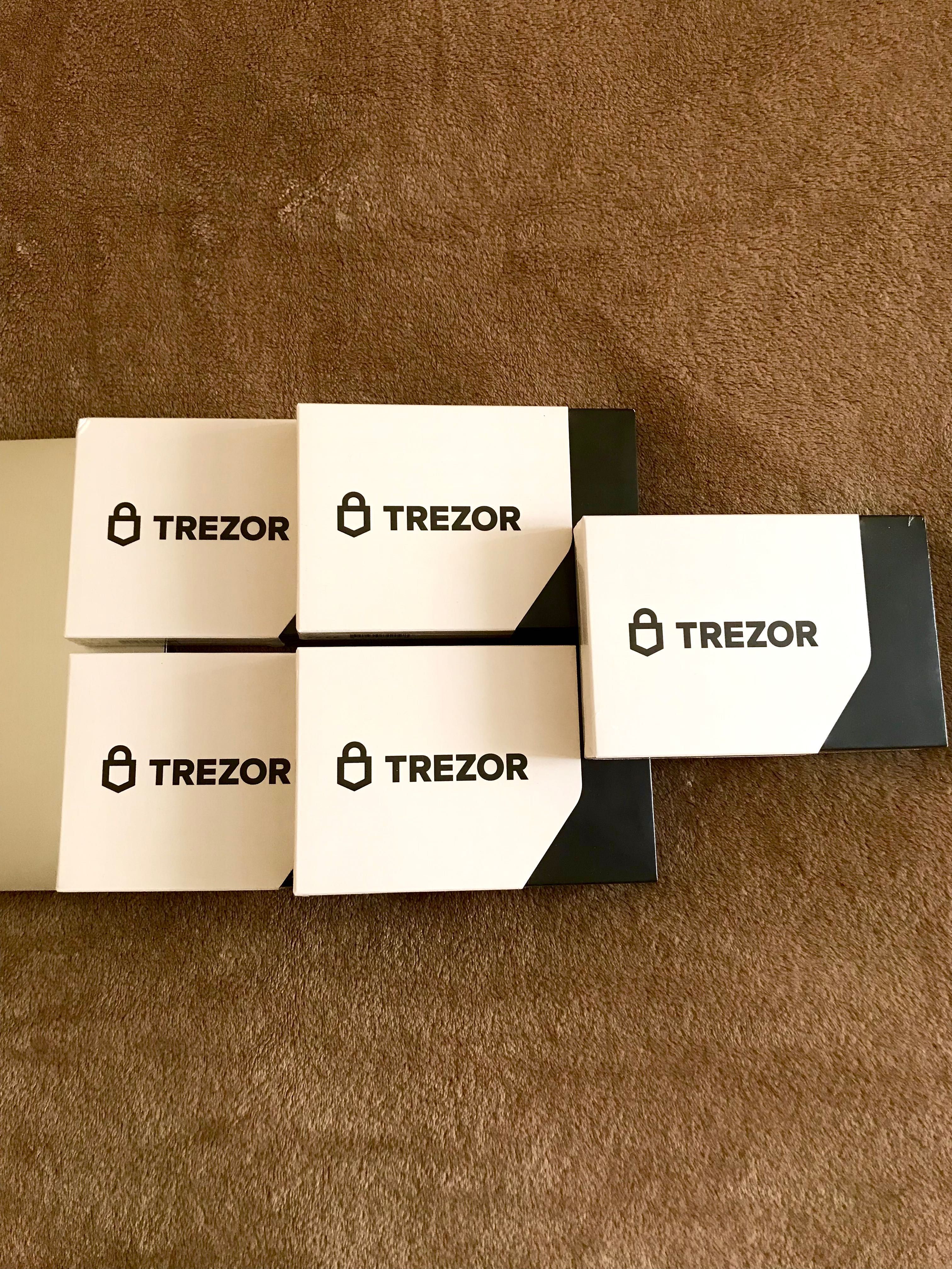 Trezor Model T оригінальний криптогаманець