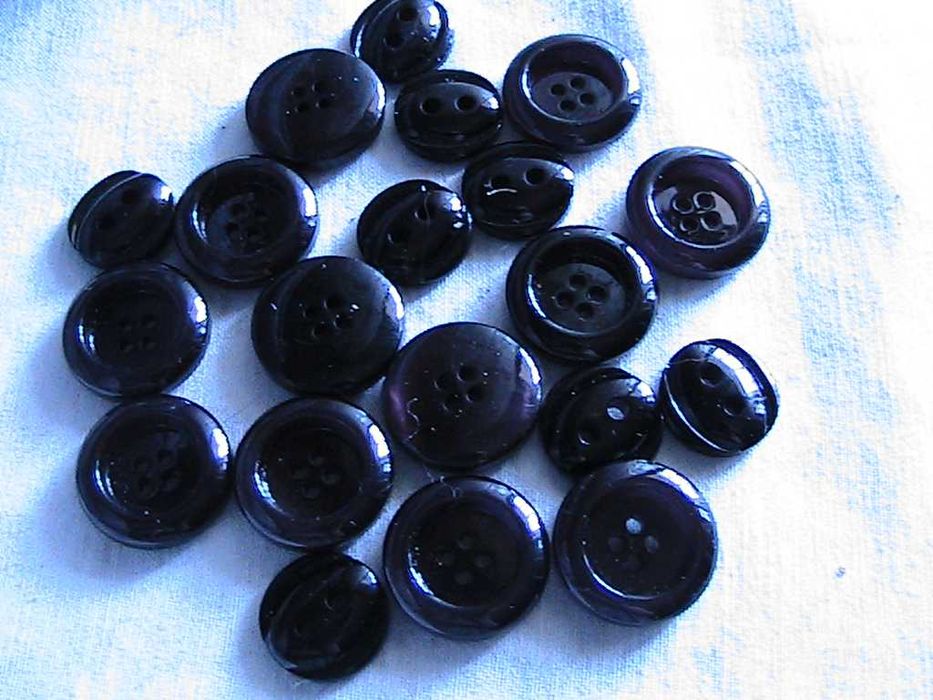 много разных пуговиц - вес не малый