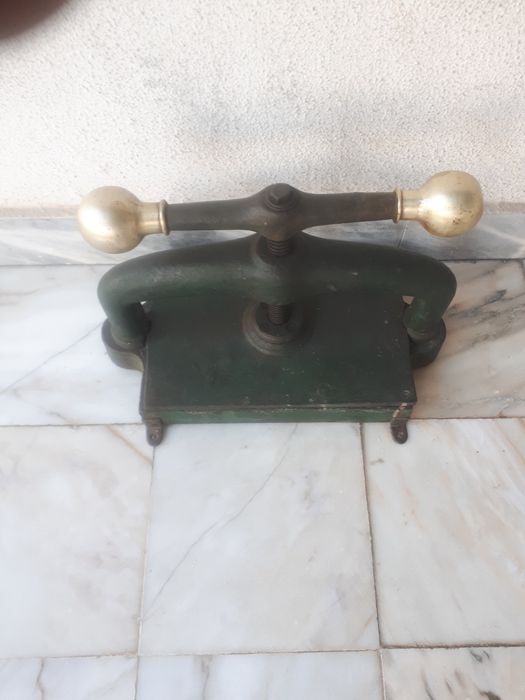 Prensa de Encadernação Antiga