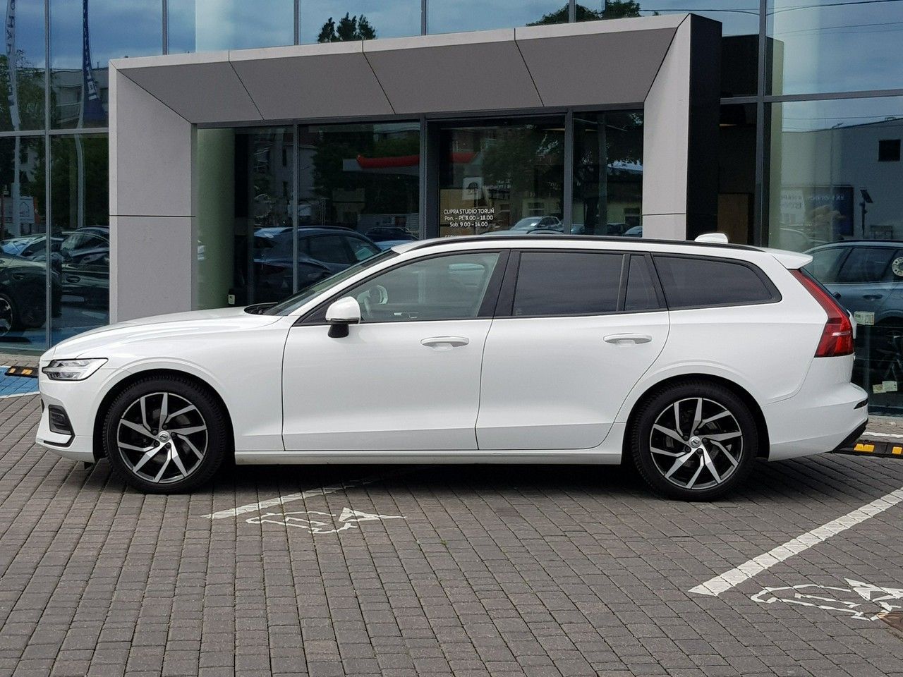 Volvo V60 Ledy/Czujniki park/Kamera/Asystenci/Salon Polska