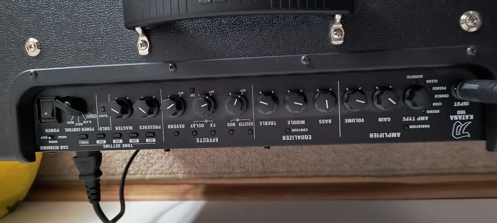Boss katana 100 gen. 3 na sprzedaż lub zamiana na gitarę elektryczną