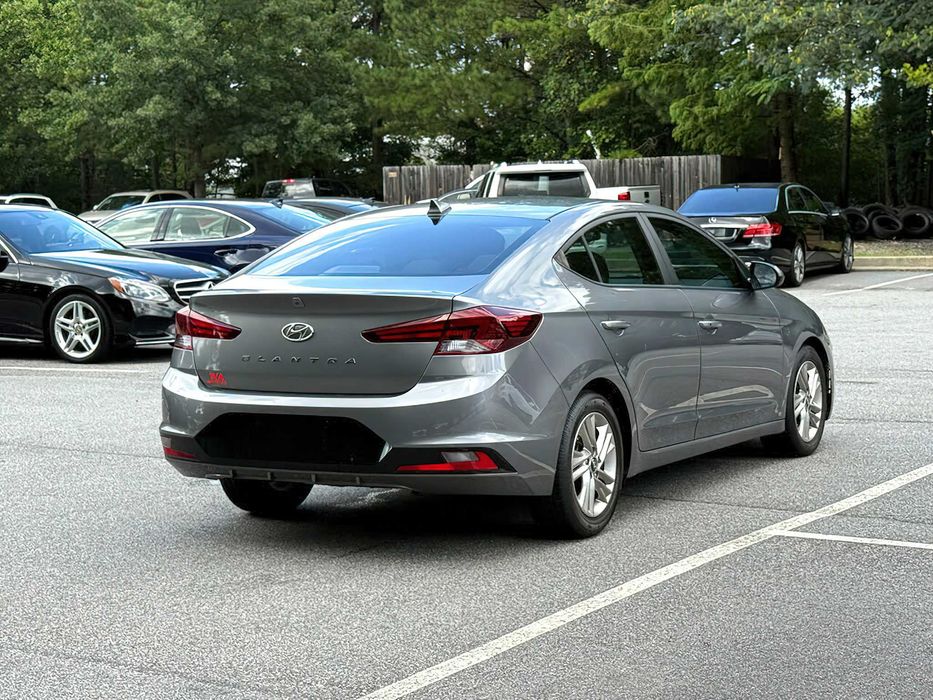 Hyundai Elantra Value Edition      2019