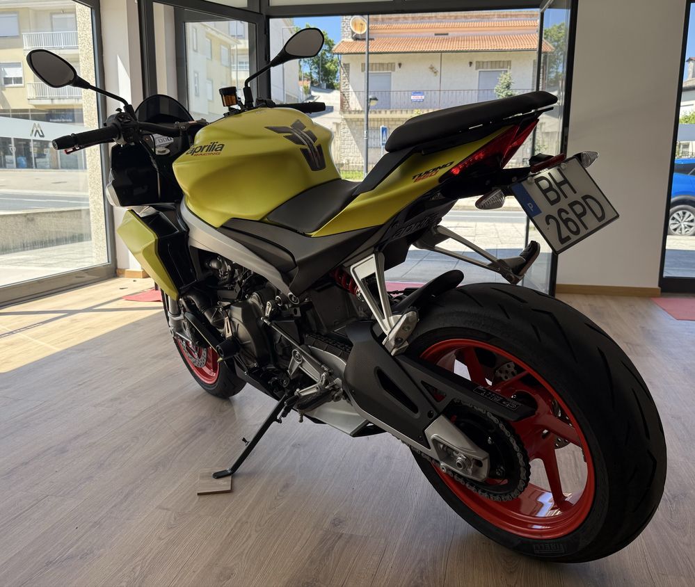 Aprilia Tuono 660 de 2023 com 2500km