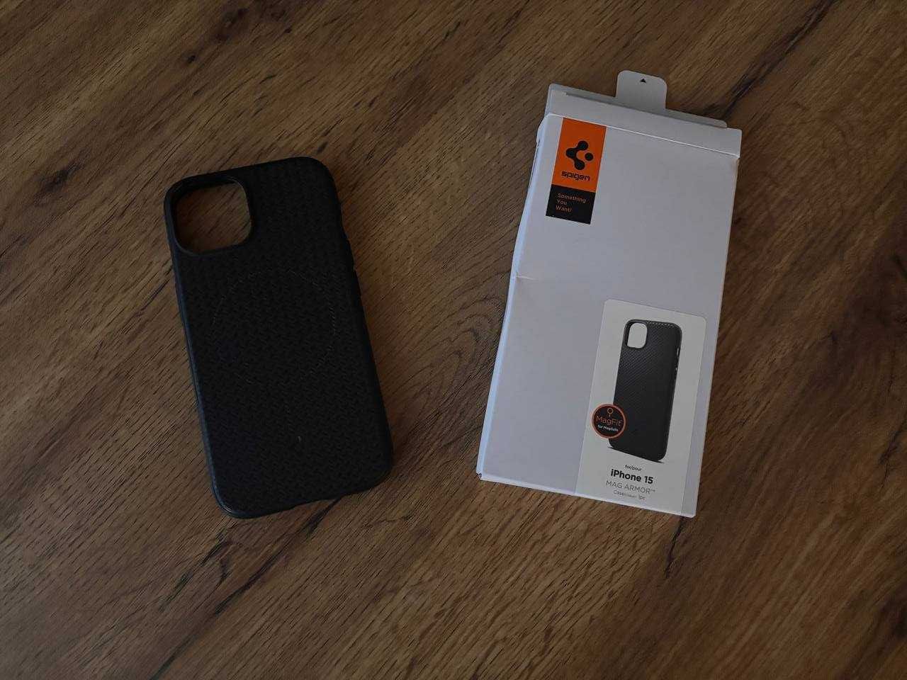 Etui Spigen Mag Armor MagSafe do iPhone 15