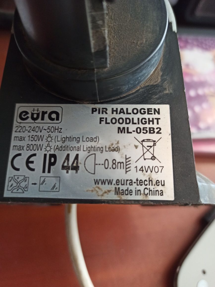 Lampa czujka halogen 150 Wat sprzedam