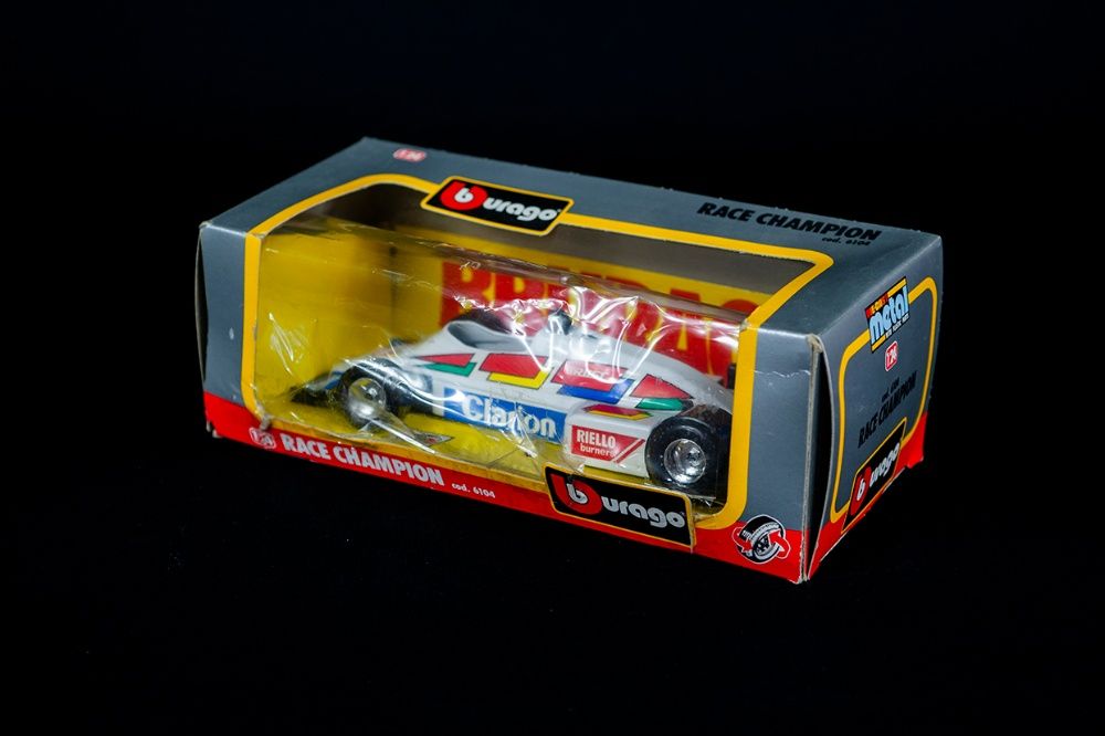 Bburago Race Champion Escala 1/24