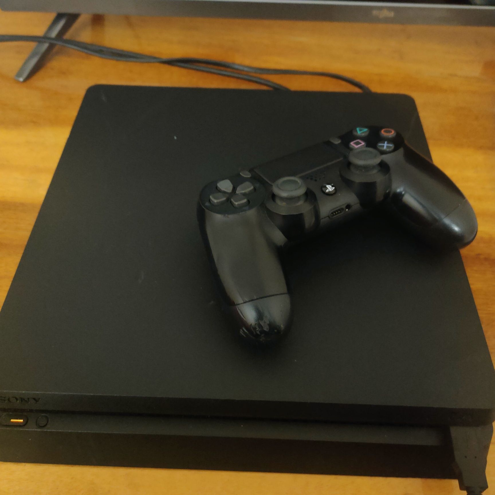 PS 4 slim 500 gb + телевизор