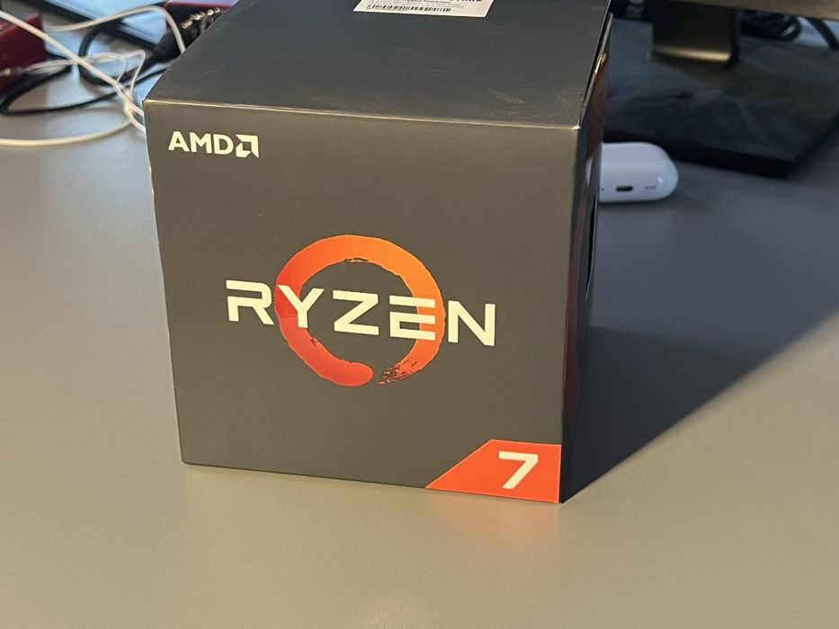 Procesor ryzen 7 2700x + amd wraith prism