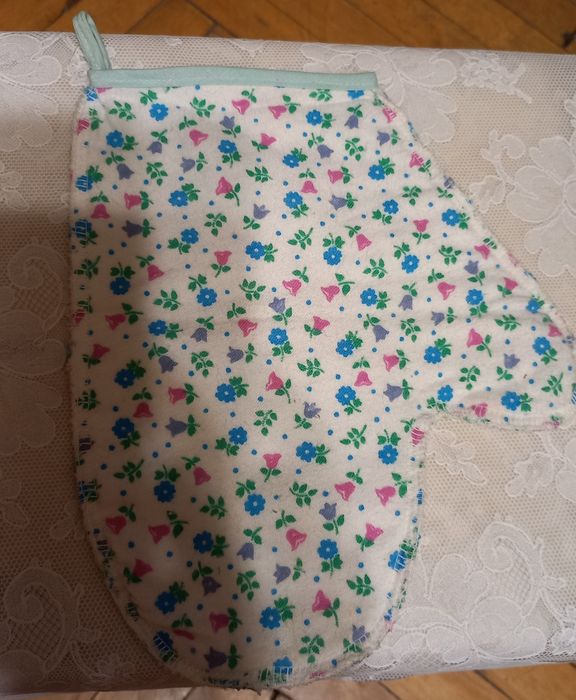 Рукавичка для купания новорождённого