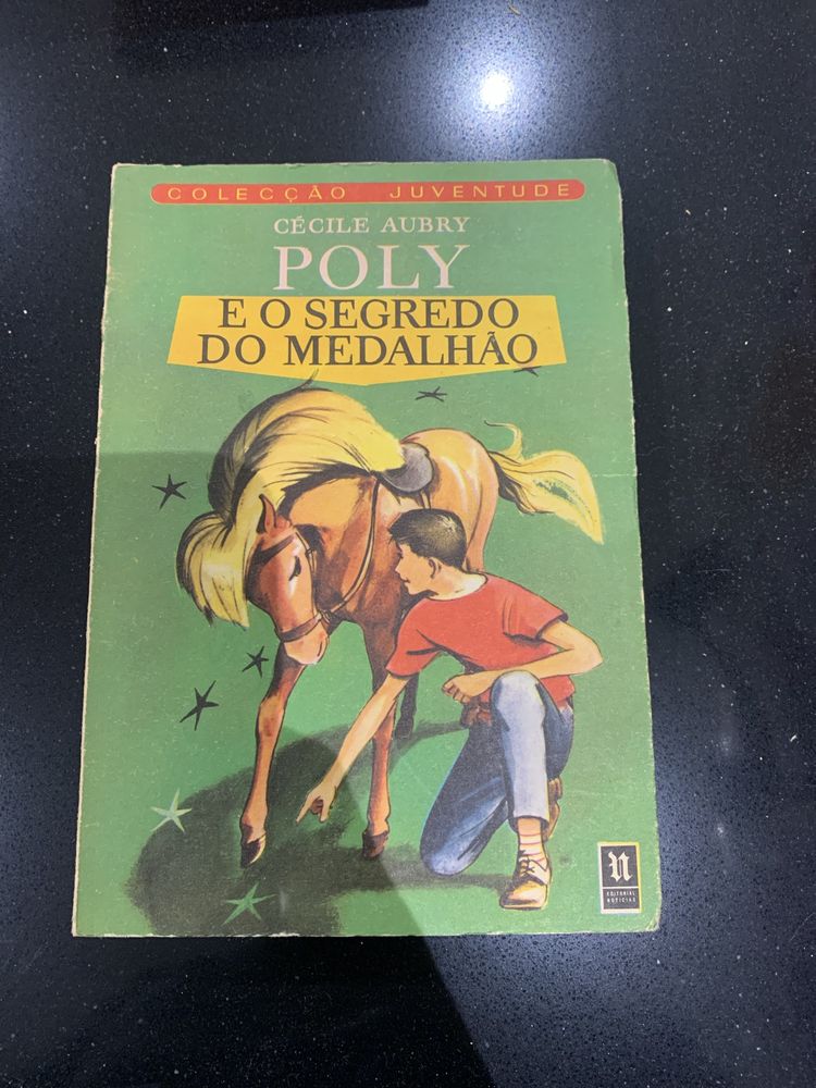 Livro -  Poly e o segredo do Medalhão