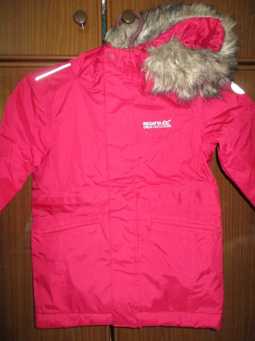 Шикарная зимняя курточка на девочку