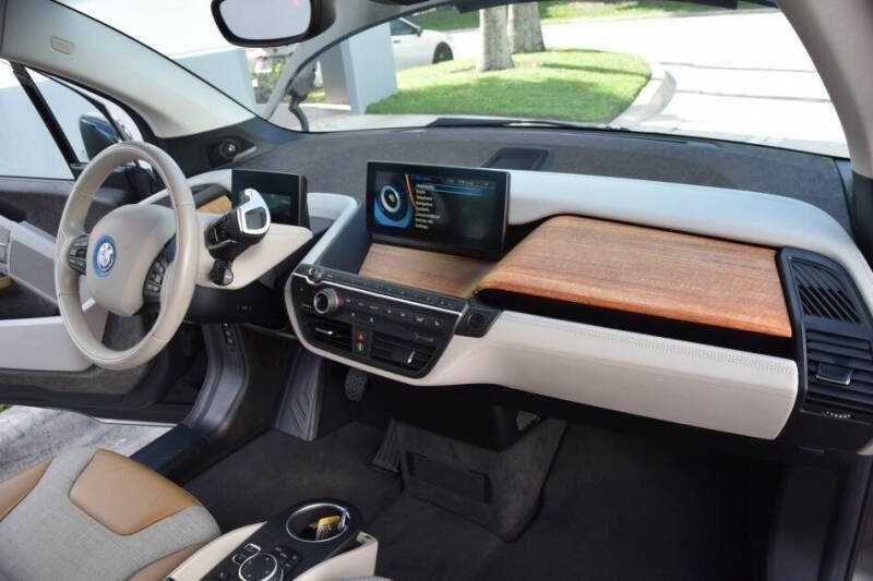 2015 BMW i3 Plug-in Hybrid