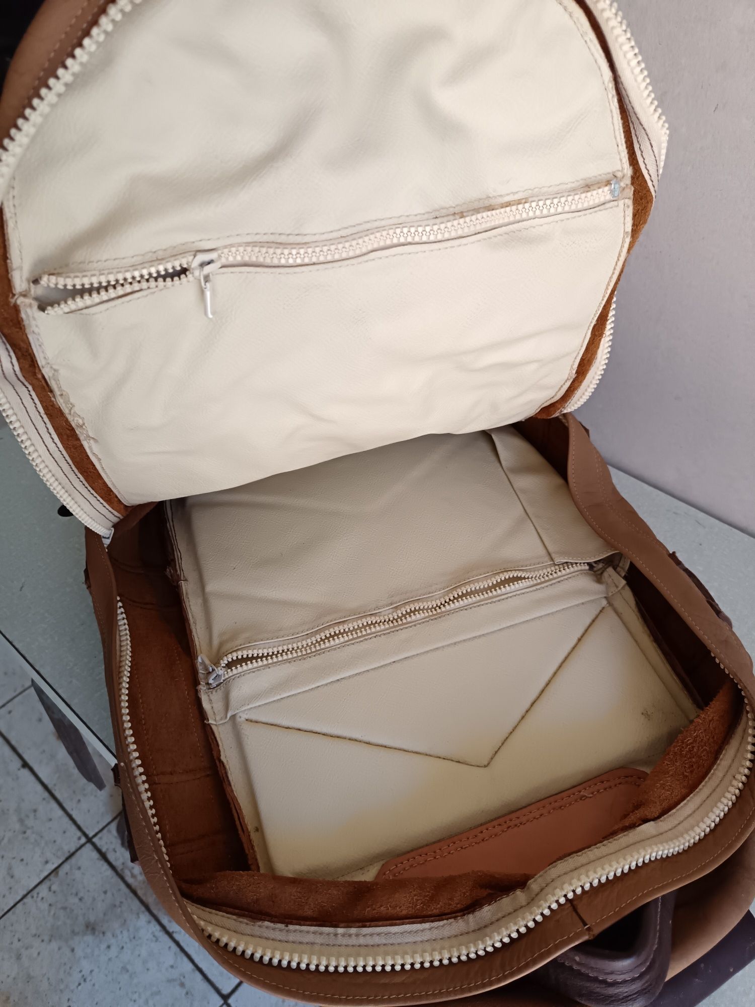 Mochila de cabedal