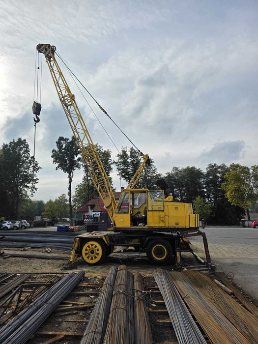 Żuraw – Udźwig 16 ton / Кран – вантажопідйомність 16 тонн