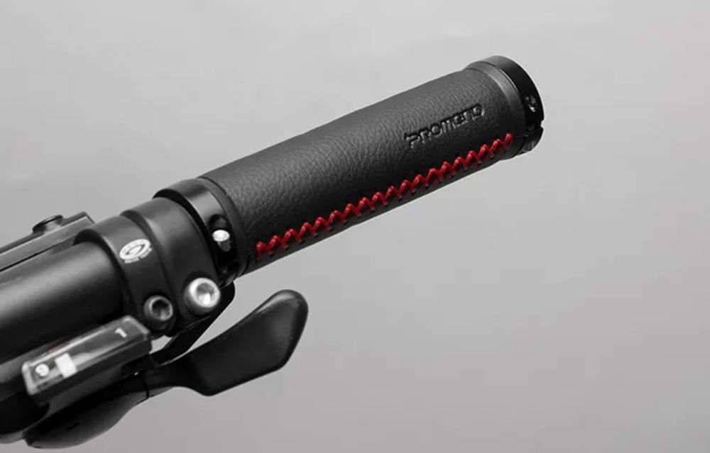 Rower Kross+ firmowe wyposaże..