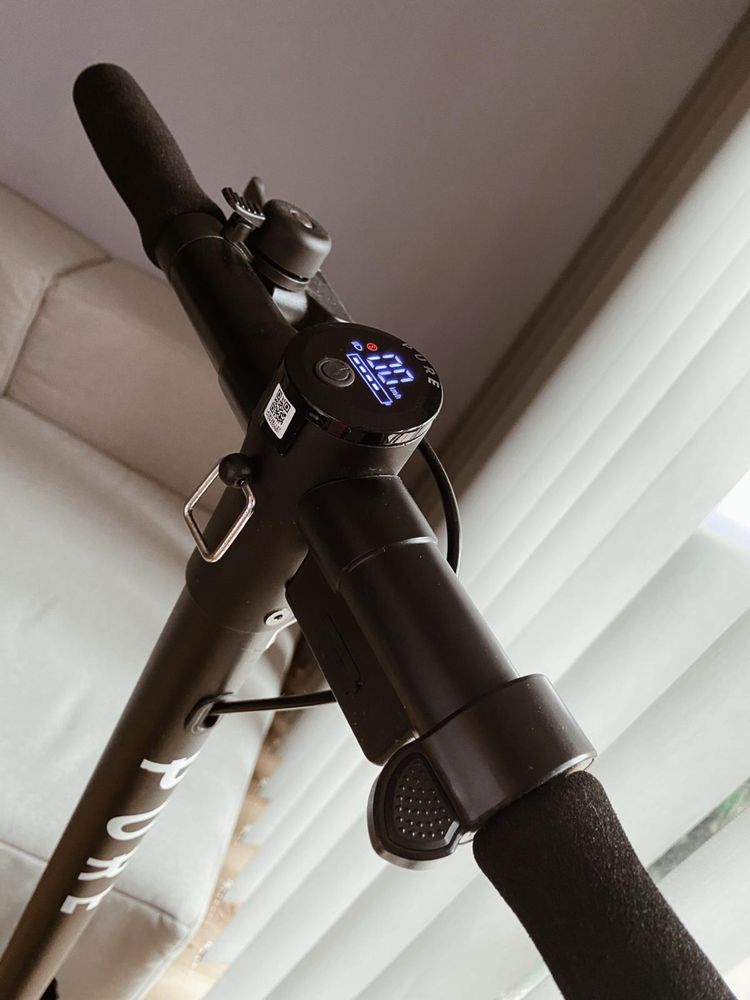 Vendo trotinete elétrica com menos de 100km