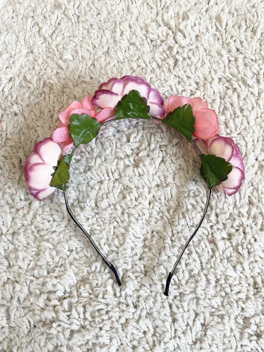 Wianek opaska różowy na opasce ze sztucznych kwiatów wiosenny letni