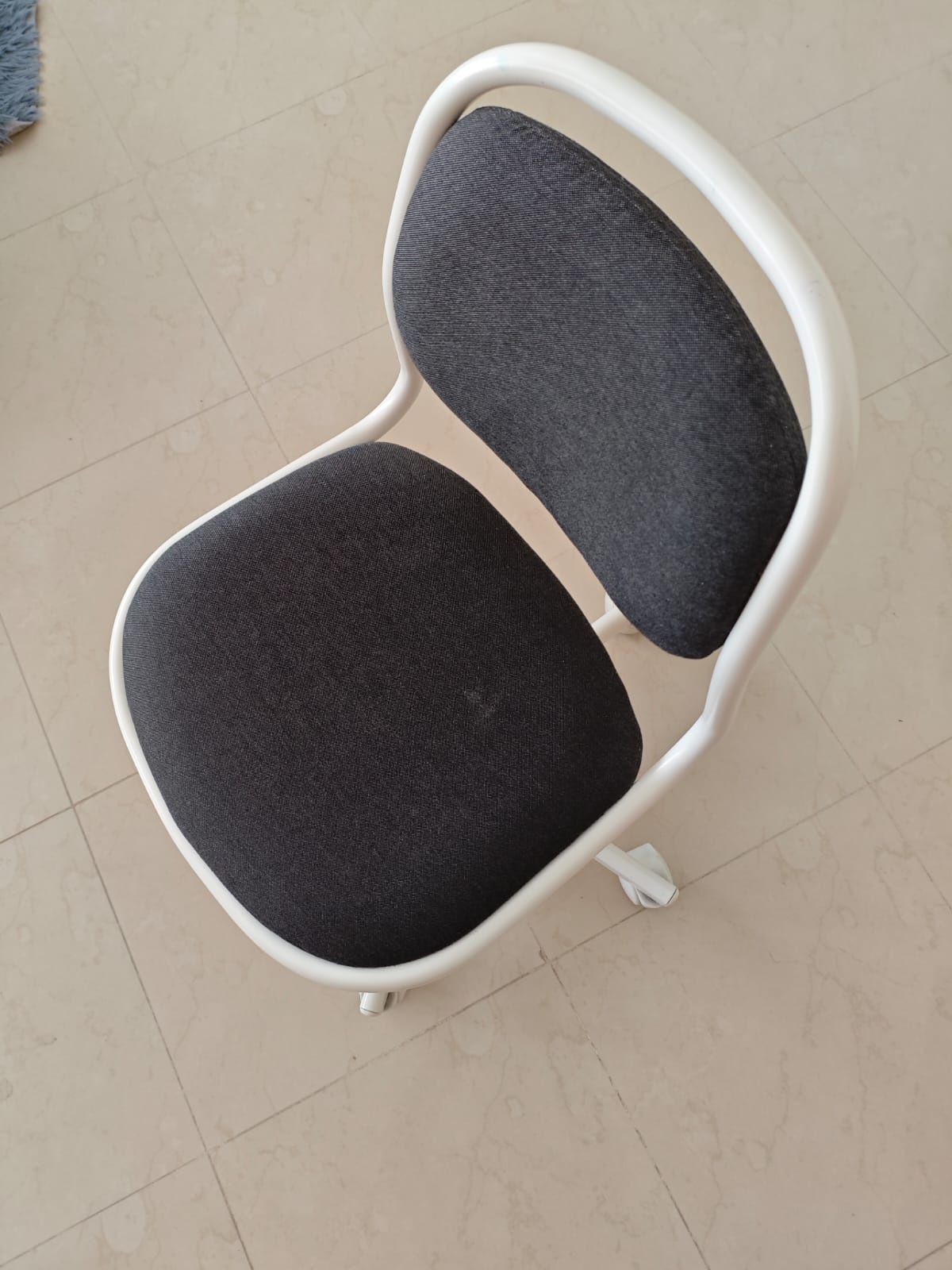 Cadeira do IKEA branca
