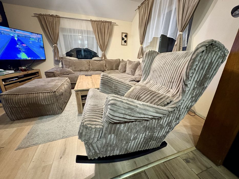 Zestaw wypoczynkowy . Naroznik  fotel, 6 krzesel