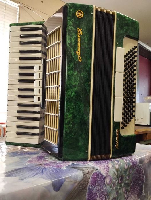 Продам акордіон Альтаір