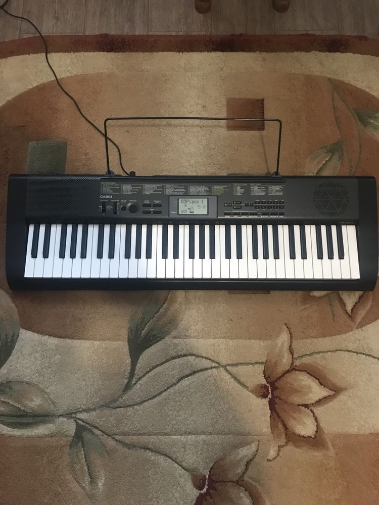 Синтезатор, сінтезатор, пианино, фортепіано, рояль Casio CTK-1250