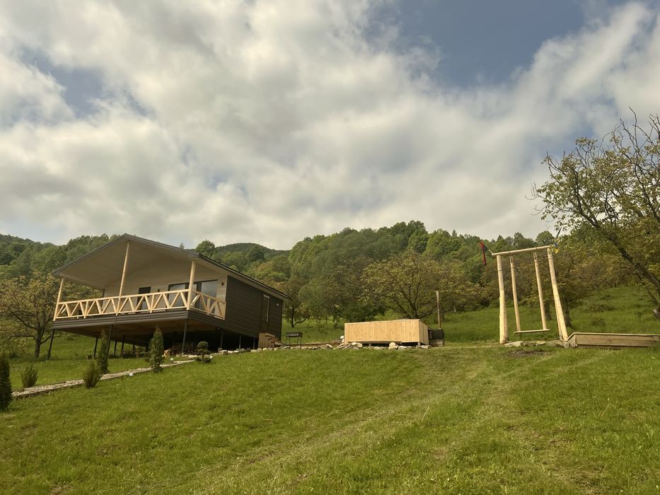 Оренда будиночка, котеджа в Карпатах, з чаном та мангальною зоною