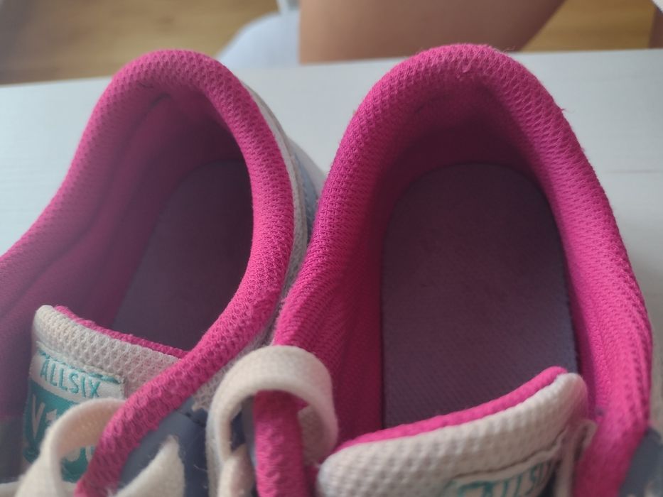 Adidasy, halówki, buty do siatkówki rozmiar 38