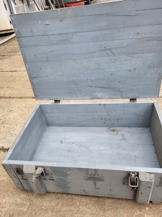 Skrzynia wojskowa loftowa