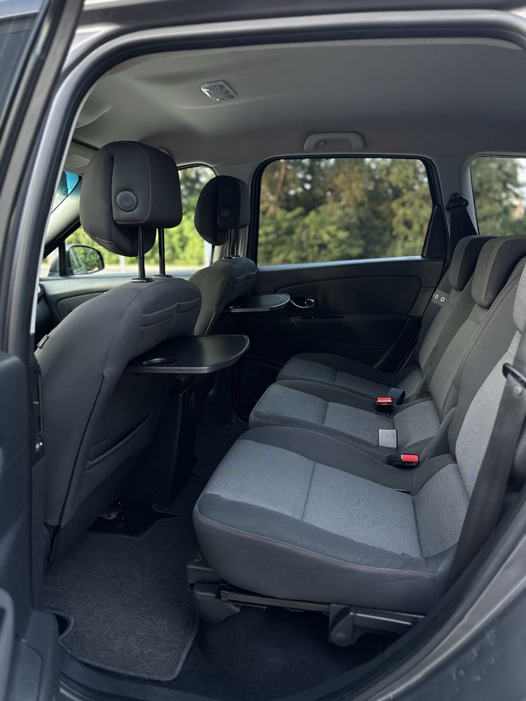 Renault Grand Scenic 2012 року, 1.5 дизель.