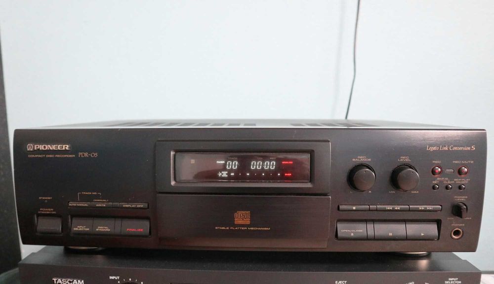 Пишущий CD проигрыватель PIONEER PDR-05