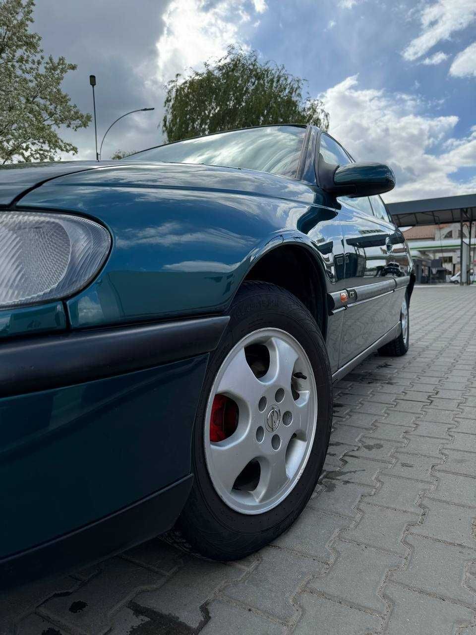 Opel Omega B [ 2.0+газ ]