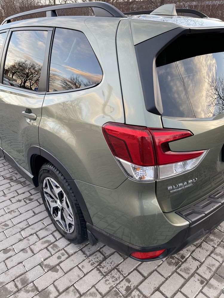 Автомобіль Subaru Forester Premium