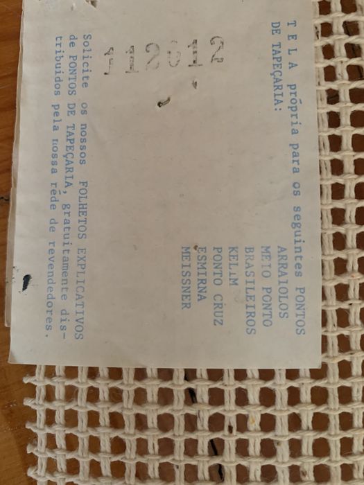 Tela para tapeçaria (100 cm x 70cm)